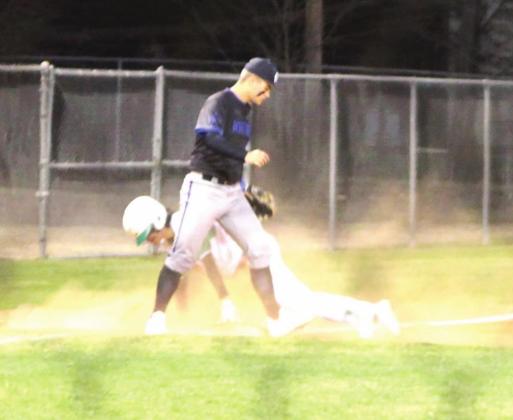 Brook DeZavala | The Clifton Record Jorge Rodriguez makes the steal and slides safely into third base.