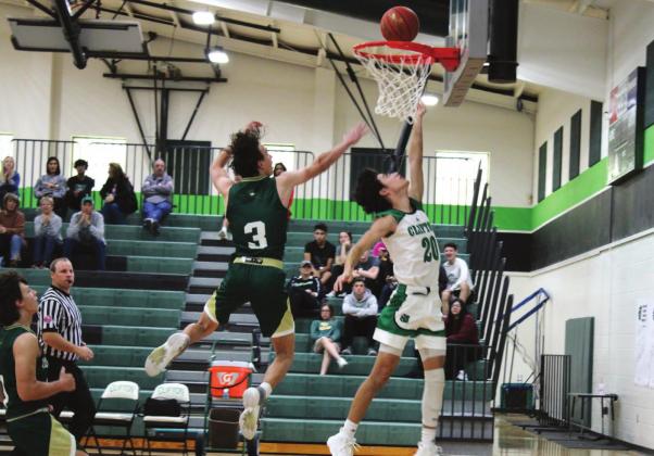 Jorge Rodriguez’s speed allows for a well-timed lay-up against the Valley Mills Eagles. Brook DeZavala | The Clifton Record