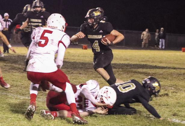 Photo by Wendy Orozco / Brett Voss’ The Sports Buzz Jacket Dustan Bowers (4) turns upfield against Hico.